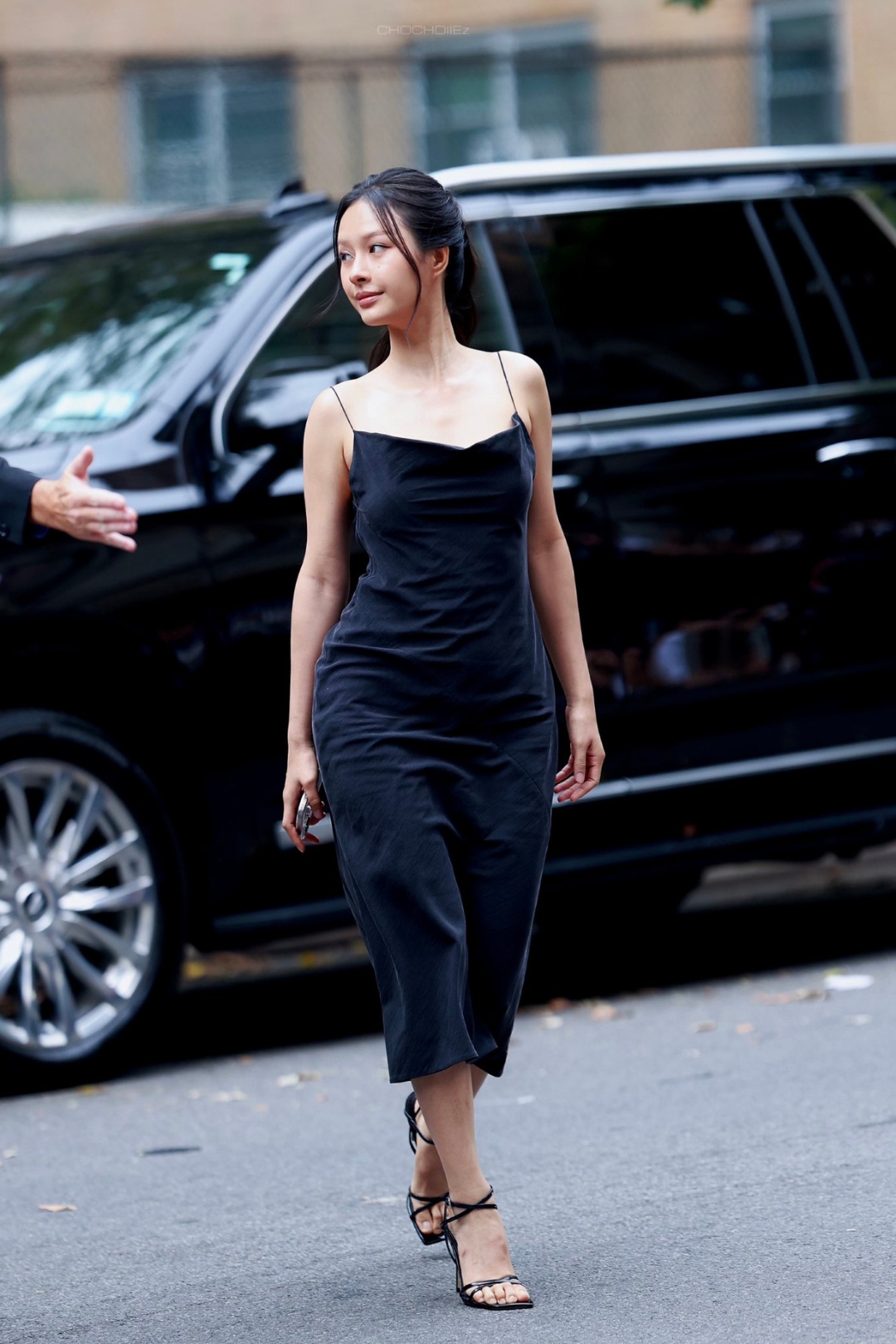 bzvn-calvin-klein-collection-xuan-he-2026-front-row00004