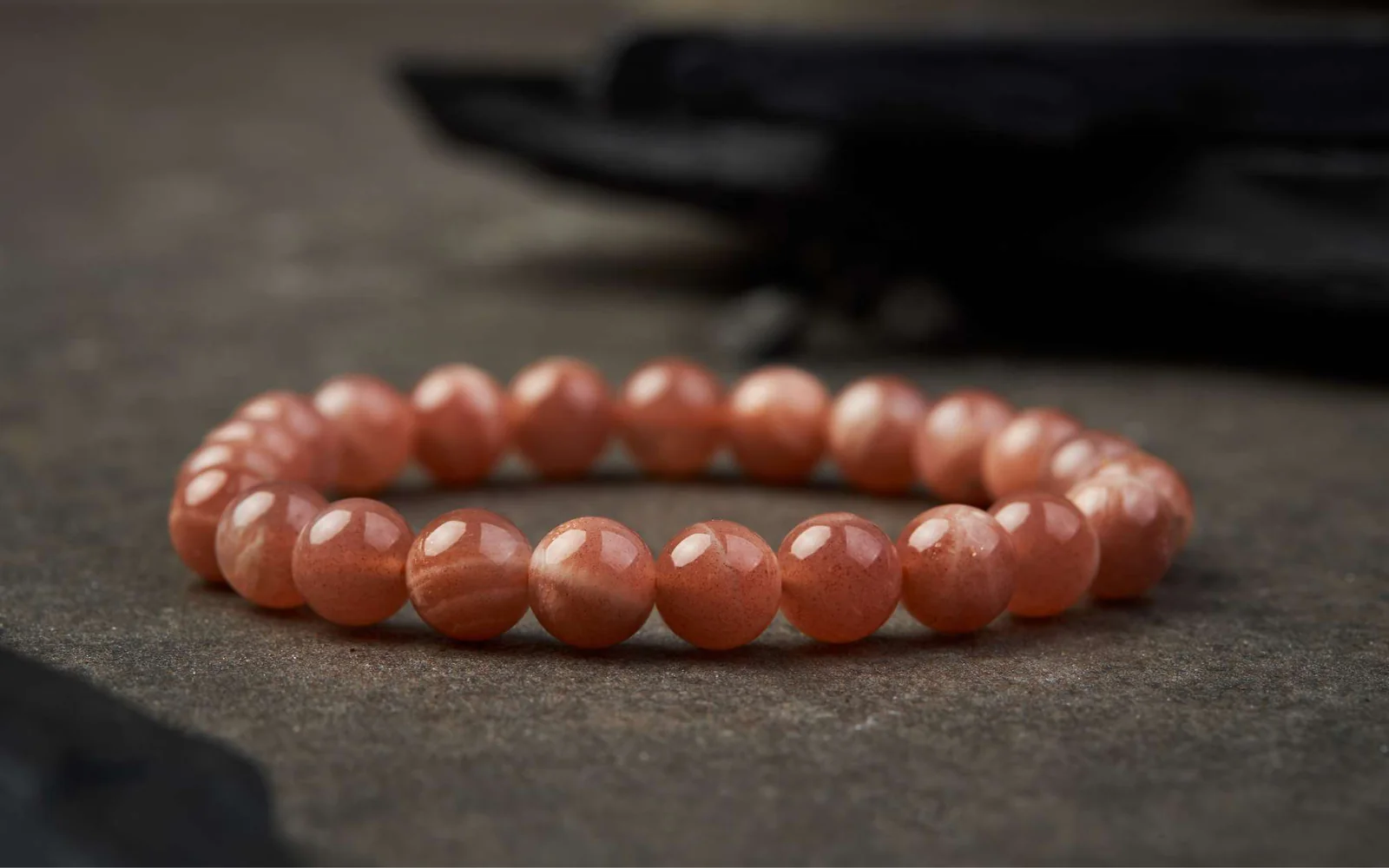 Vòng tay đá mặt trời (Sunstone)