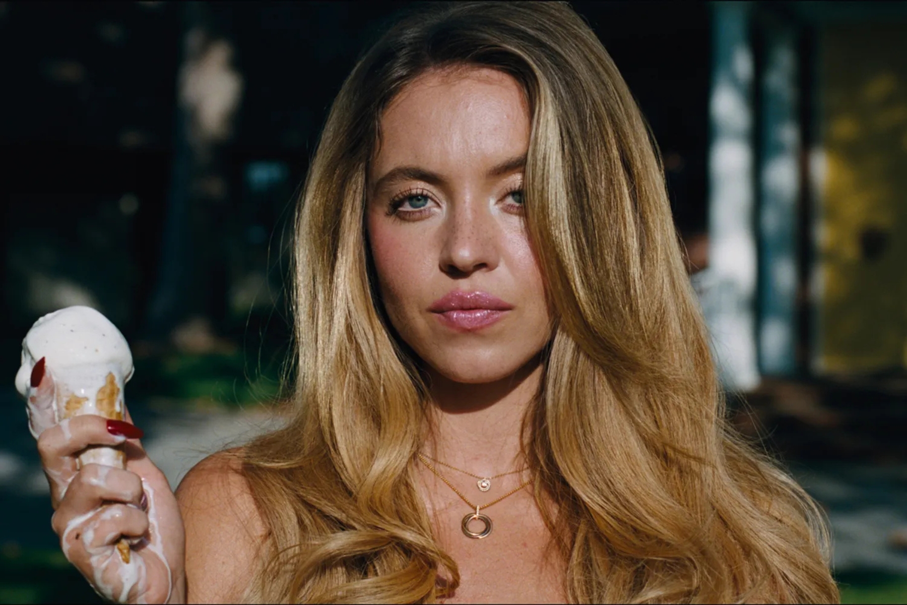 bzvn-first-look-euphoria-3-cassie-sydney-sweeney