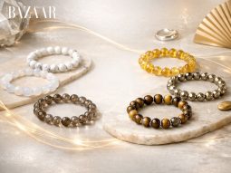 Vòng đá phong thủy mệnh Kim cho nữ: Đeo màu gì hút tài lộc?